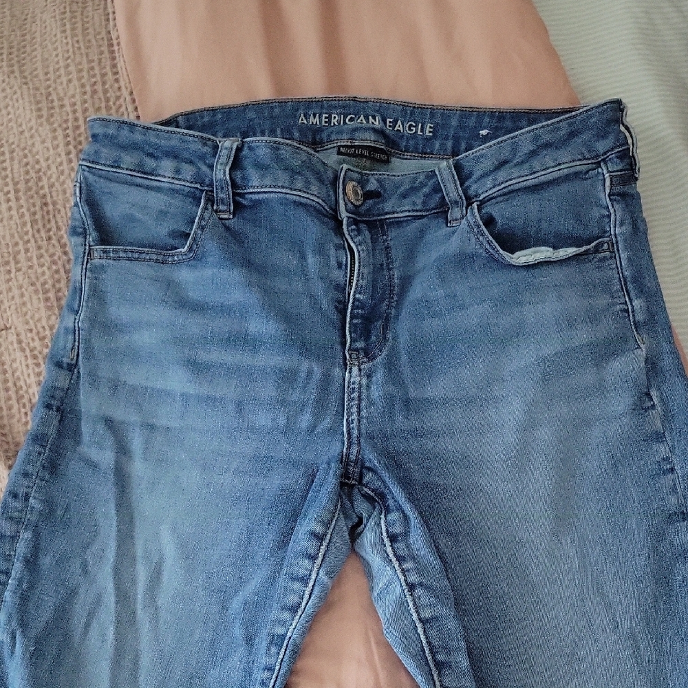 American Eagle Blue Jeans - Picture 3 of 9